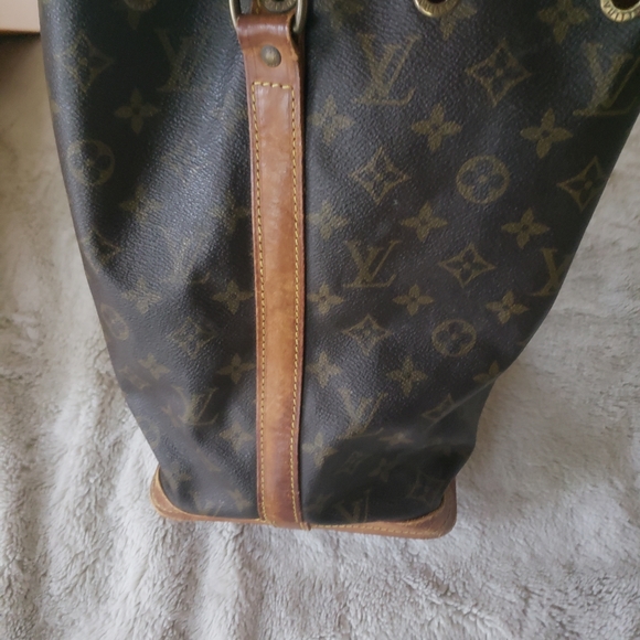 LV mono bucket bag - Picture 6 of 11